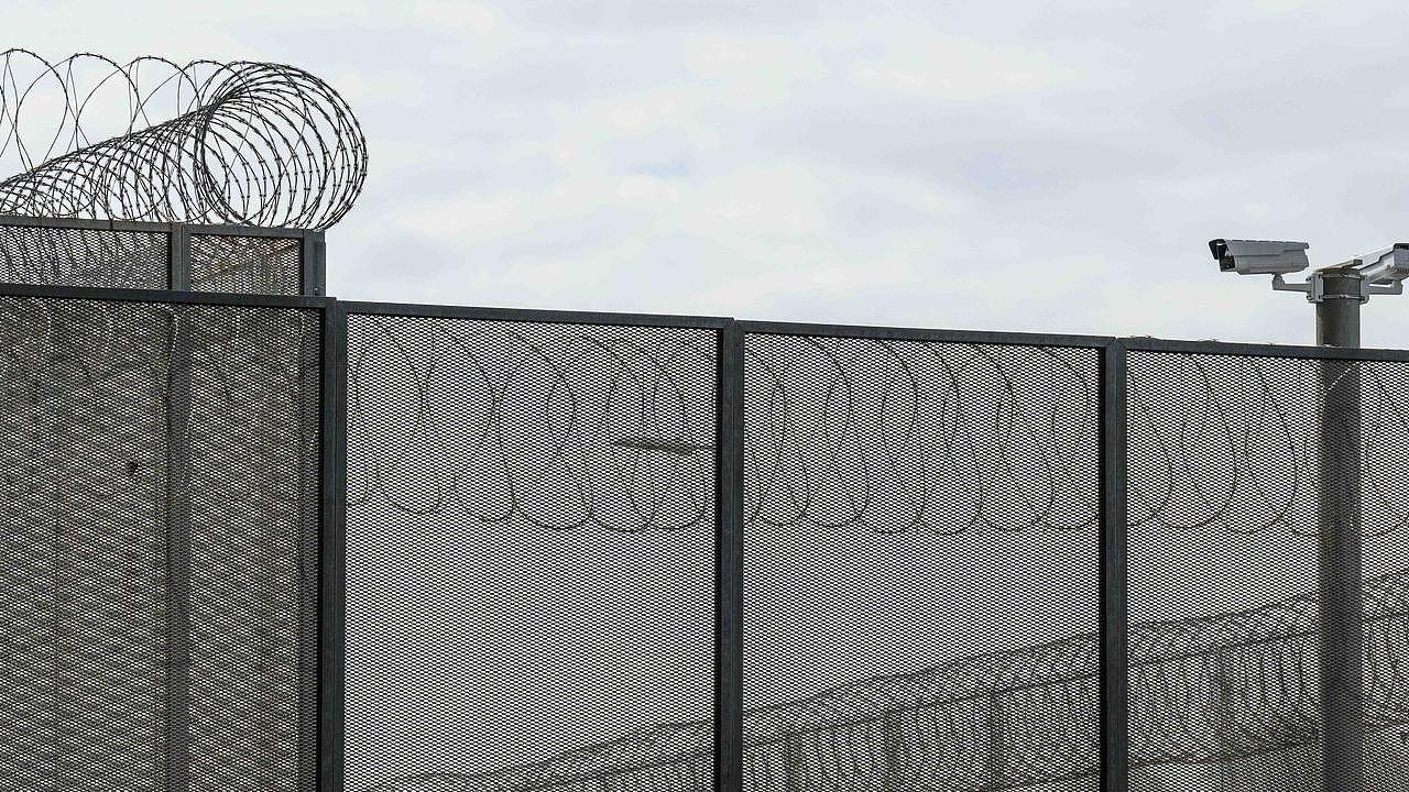 澳男企图进口儿童性玩具被捕!警方搜家后,发现更可怕的计划...(图) - 1