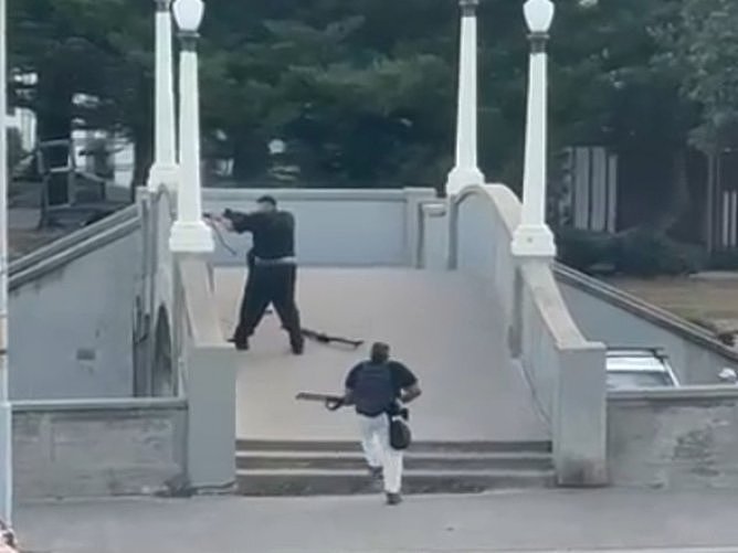 Bondi枪手“隐身”内幕首度曝光!情报局长:刻意隐匿行踪,意识极强(组图) - 2