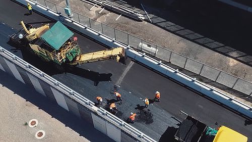 维州“大建设”项目爆惊天腐败丑闻！纳税人恐为此买单$300亿，工会竟雇脱衣舞娘在工地表演（组图） - 2
