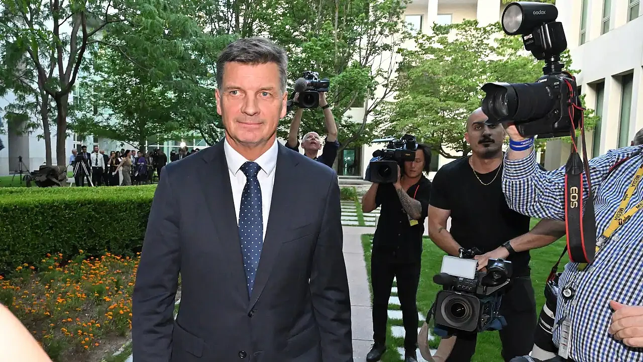 自由党民调跌至23年新低!前防长辞职挑战党魁,影子内阁爆发辞职潮(组图) - 1
