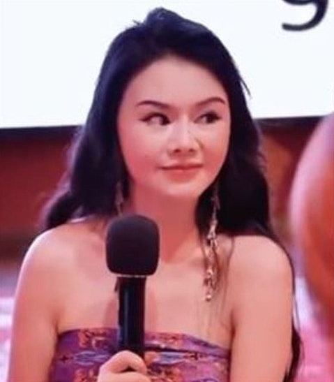 “性商教母”周媛被立案调查：17年前旧照疯传，揭秘其“黑白颠”创业史（组图） - 1