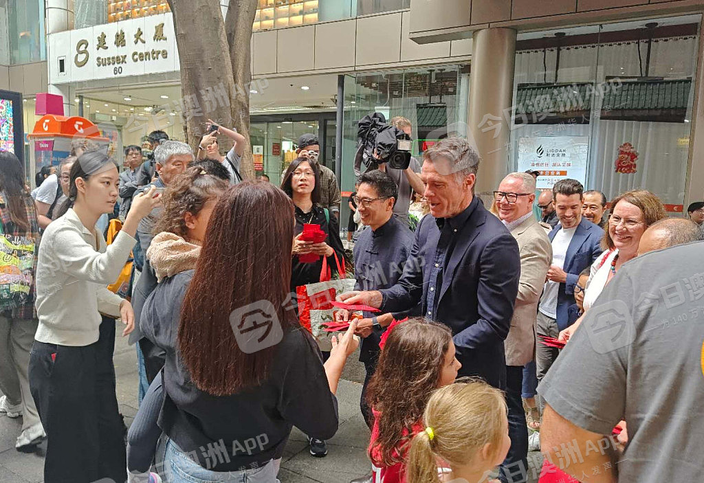 新州州长柯民思及多位议员悉尼唐人街拜年！派利是恭贺马年春节（视频/组图） - 8