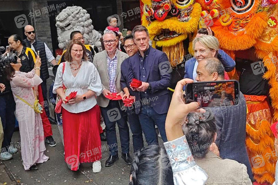 新州州长柯民思及多位议员悉尼唐人街拜年！派利是恭贺马年春节（视频/组图） - 3