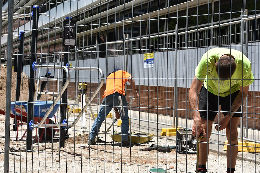 澳洲tradie严重短缺，学徒人数暴跌20%！政府大砍补贴挨批（组图） - 10