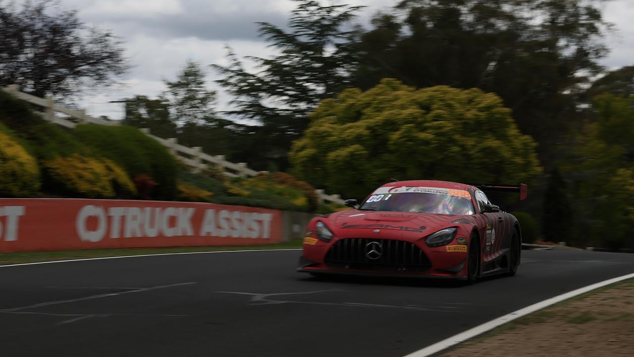悉尼袋鼠乱入酿惊险,车手以250km/h撞击溅血!AMG问鼎Bathurst12小时耐力赛(视频/组图) - 1