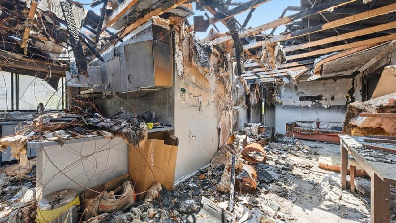 悉尼火灾房遭疯抢：断壁残垣竟卖出$750万高价，只因这类地块极度稀缺（组图） - 1