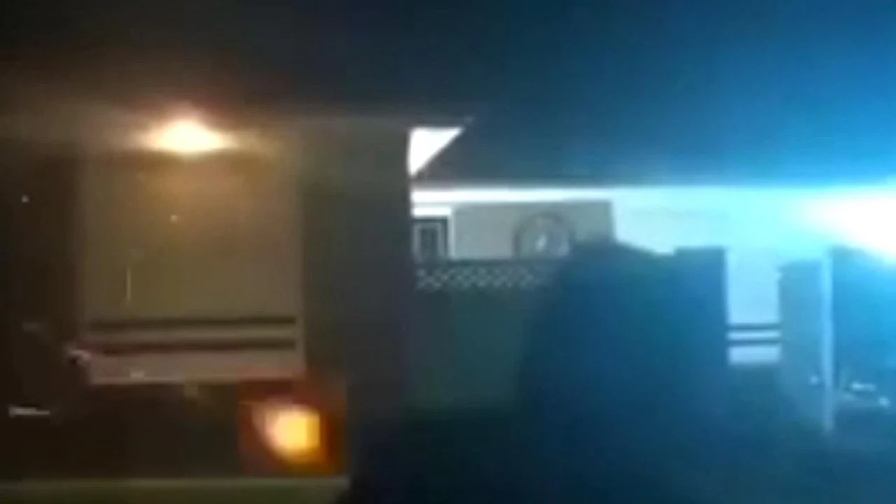 悉尼帮派火拼升级!前NRL球星之子住所遭16枪扫射,现场画面曝光(组图) - 1