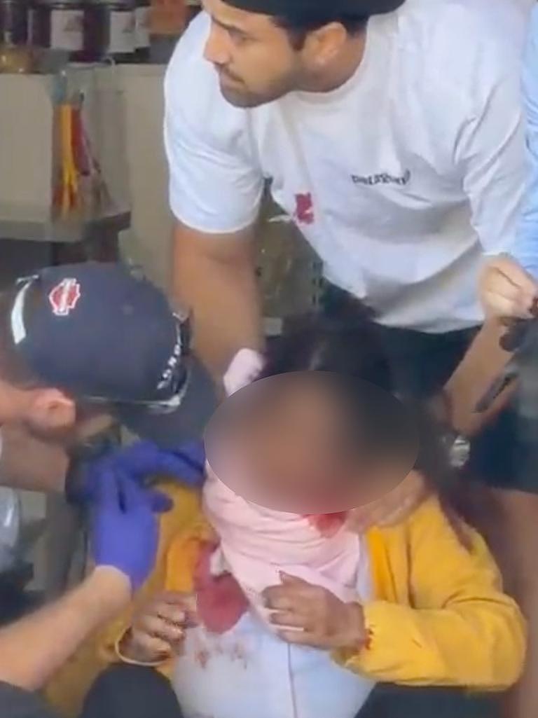 悉尼亚洲超市惊魂!男子随机捅人致1死2重伤,目击者吓坏:场面极骇人(组图) - 8