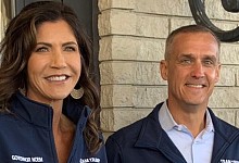 女部长被曝与下属有不当男女关系，特朗普回应（图）