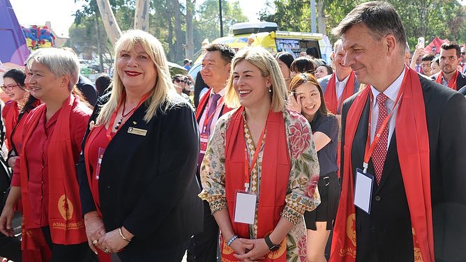 澳洲政要齐聚华人区贺岁，一国党强势崛起冲击两党！华人区成大选风向标（组图） - 2