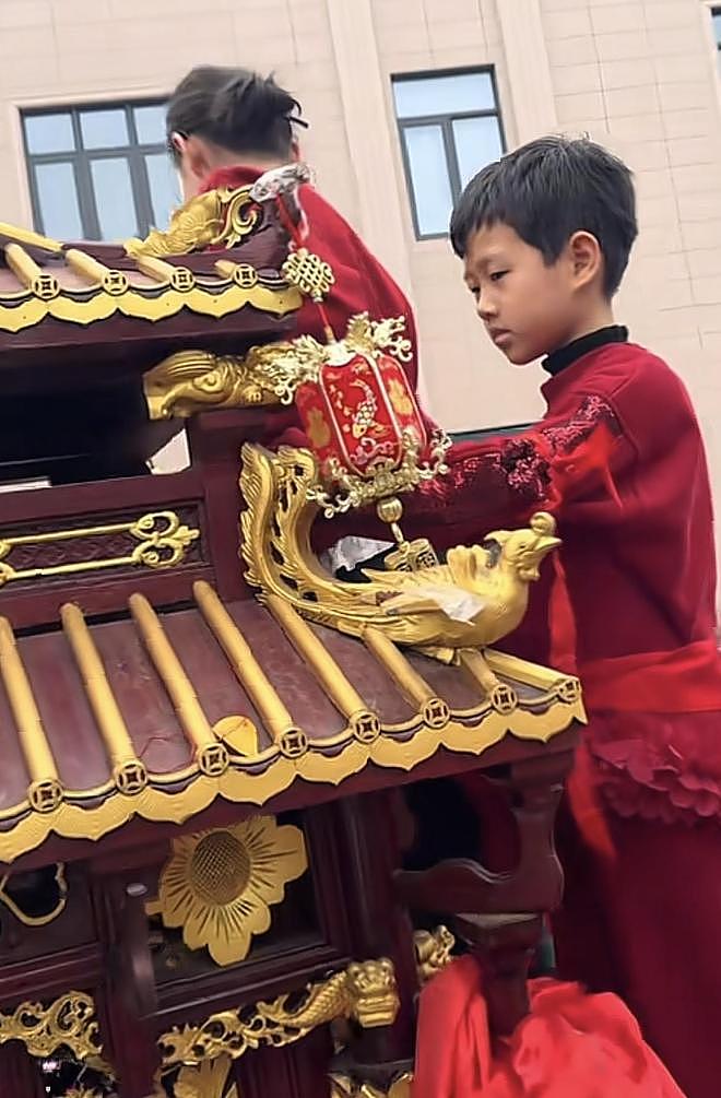 广东妈祖巡游丑闻引爆热议!网传富商强换男童,遭福建商界集体抵制(视频/组图) - 7