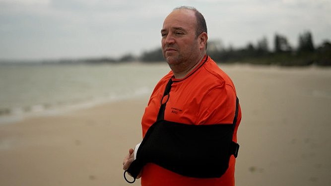 “我不想双手沾满鲜血!” Bondi枪击案英雄店主重返现场,首度公开惊魂心路(视频/组图) - 2