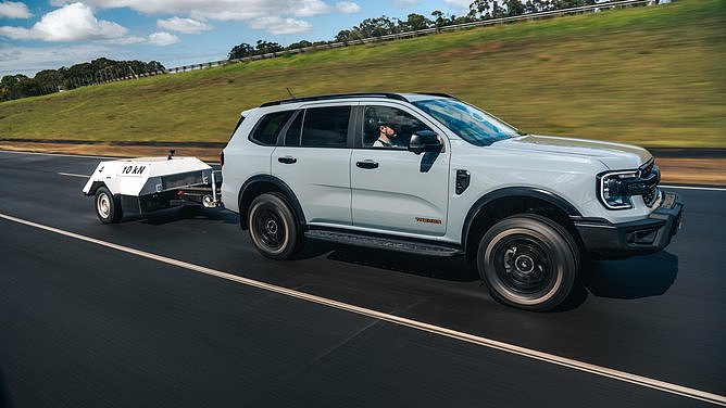 预算6万还是14万?澳洲专家测10款SUV,这两款牵引3.5吨最轻松(组图) - 1