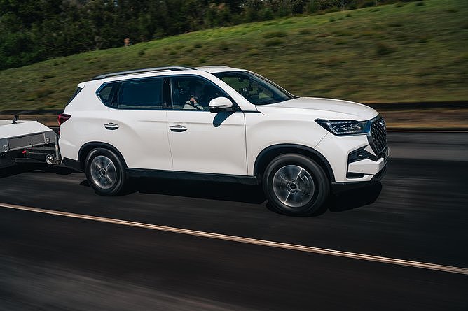 预算6万还是14万?澳洲专家测10款SUV,这两款牵引3.5吨最轻松(组图) - 10