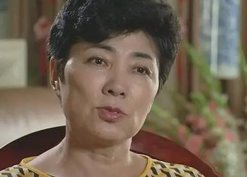 母亲贪污3.5亿害惨数百家庭，曲婉婷穿中国红试水复出遭全网抵制封杀（组图） - 14