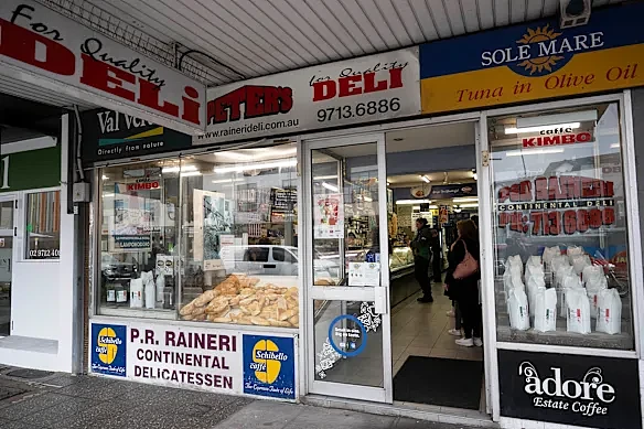 悉尼网红$15三明治店创始人去世，享年90岁，曾坚持低价服务社区，食客排队一小时也要买（组图） - 2