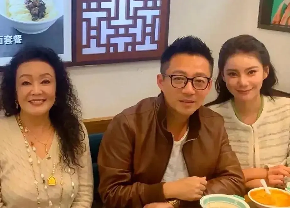 张兰官宣马筱梅初七产子!高兴到合不拢嘴,汪小菲三胎再得子(组图) - 1