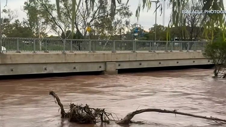 持续强降雨来袭！全澳近半地区拉响洪水警报，5地将开启“看海”模式（组图） - 1