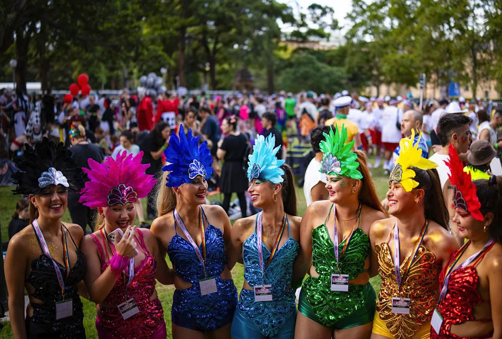 200辆花车游街，1.2万人狂欢！悉尼同性恋大游行震撼登场（组图） - 19