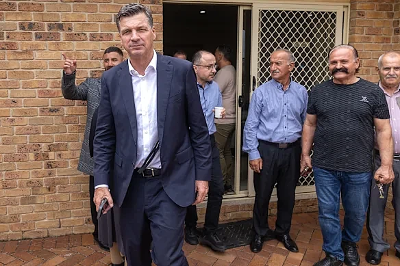 自由党欲联手一国党?黄英贤动议谴责韩森,补选大战一触即发(组图) - 1