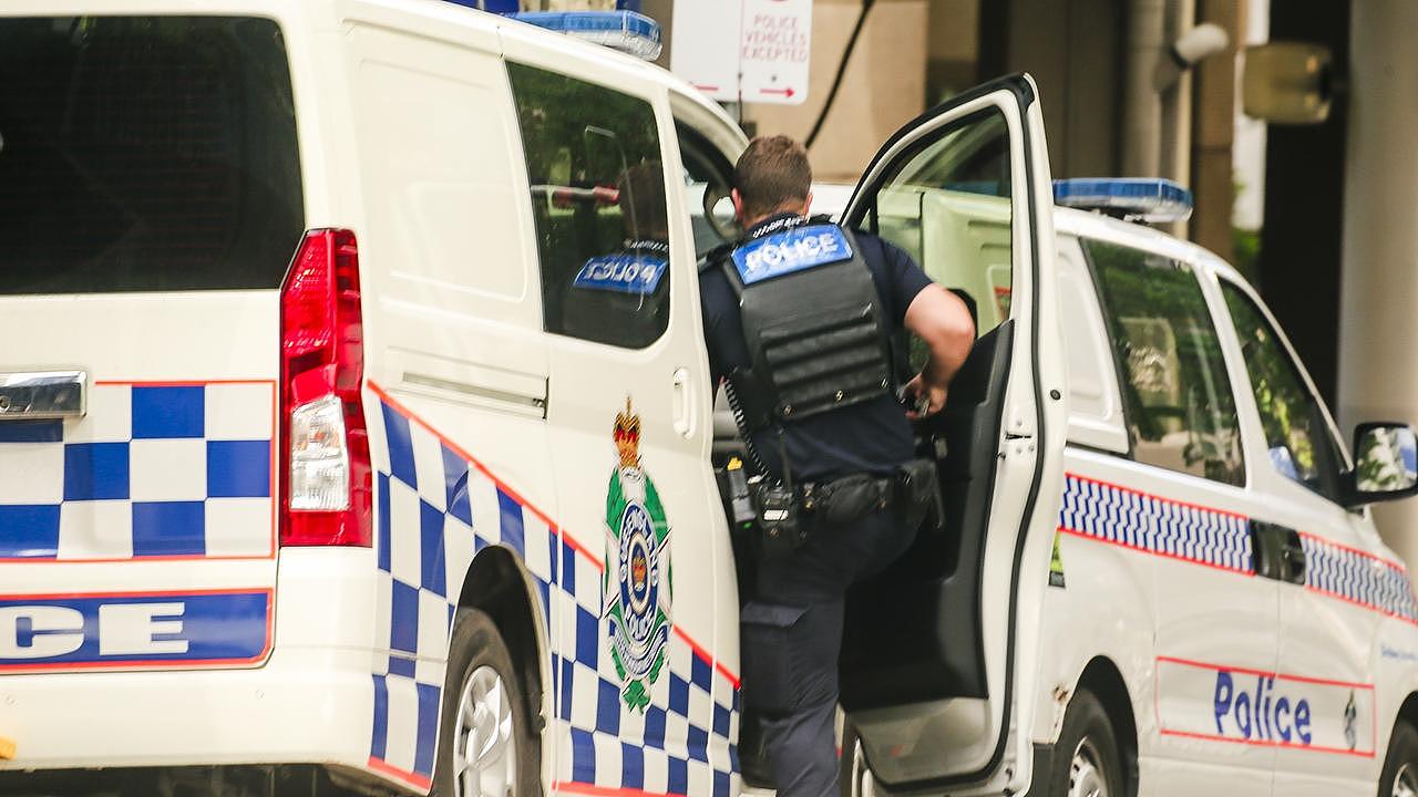 90分钟连环犯罪!布里斯班CBD等地发生多起撞车抢劫案,2人灌木丛被捕(组图) - 1