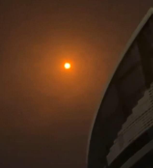 迪拜遭导弹连环轰炸！澳洲基地被击中，五星级酒店起火（组图） - 2