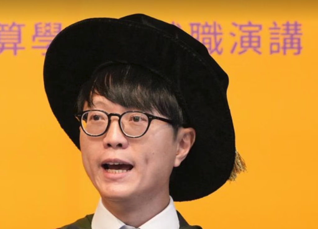 香港中文大学教授在澳被捕！购买全套校服假扮学生，混入多所名校偷拍（组图） - 1