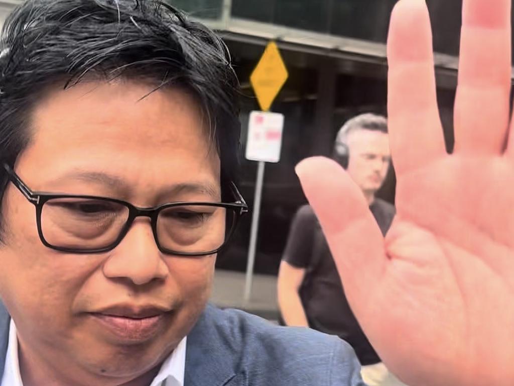 亚裔IT男涉嫌侵吞$1450万公款！年薪12万却混入墨尔本高端圈，还成澳航VIP会员（组图） - 1