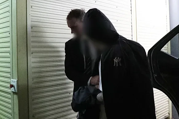 澳华女卖黑烟被绑架,惨遭殴打折磨+注射“迷奸药”!华人绑匪获刑8年(组图) - 6