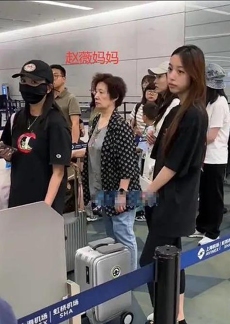 欠债10亿！黄有龙砸重金办新加坡身份，女儿竟成赵薇口碑救星 - 21