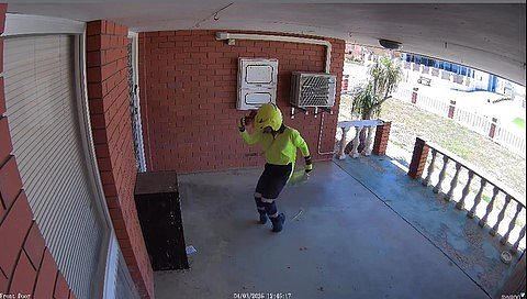 西澳邮递员上班舞姿被拍！视频意外走红，播放量破340万（视频/组图） - 3