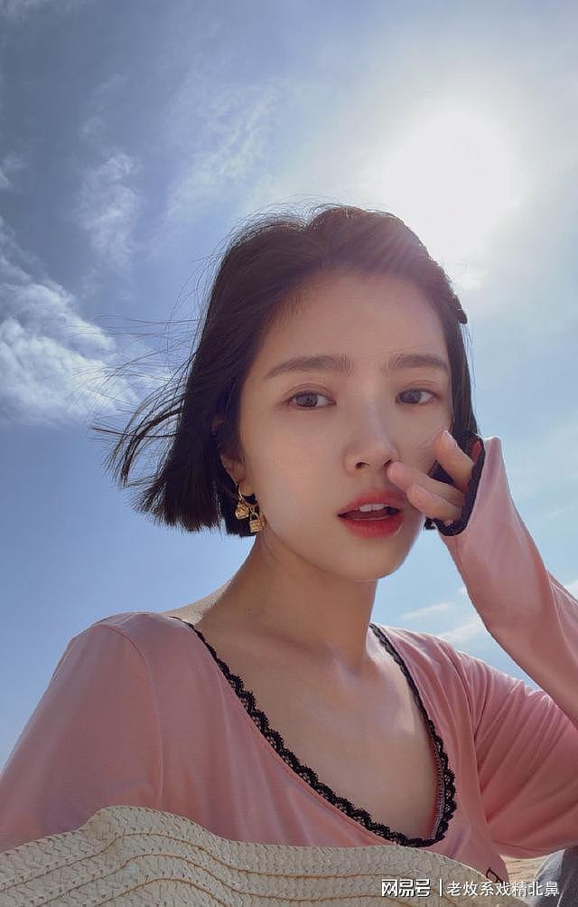 王灿晒泳装照！配文：做了妈妈也可以穿衣自由，瘦成排骨上围有料 - 1