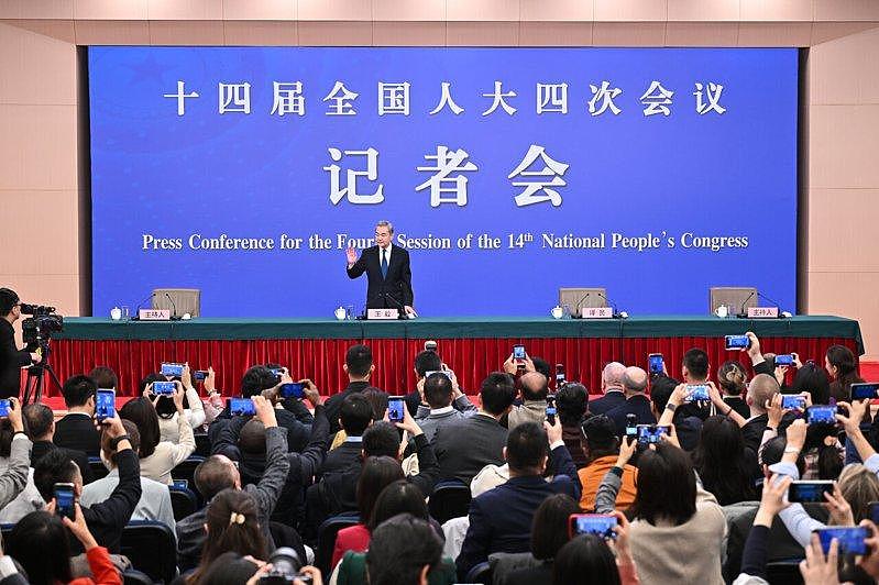 王毅谈伊朗局势硬核发声：拳头硬不等于道理硬，撤侨工作正全力开展 - 1