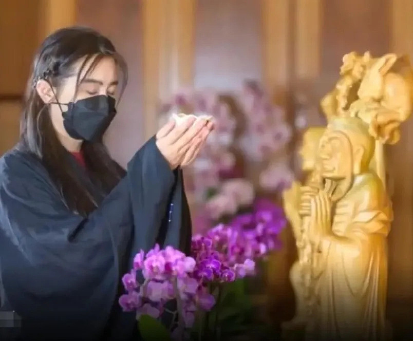 再现聂小倩!59岁王祖贤罕见穿超仙古装亮相!网上炸了...(组图) - 8