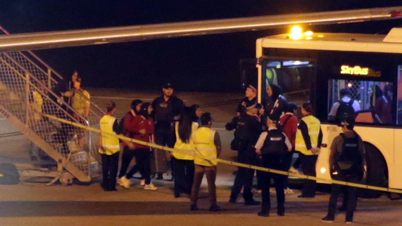 “别回来，会被处决！”伊朗女足抵悉尼，5人获庇护剩余成员前途未卜 - 9