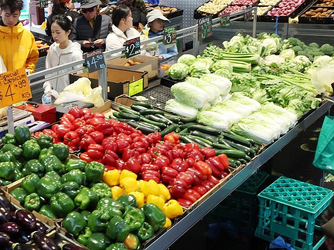 澳洲油价飙升引发恐慌性抢购,食品与电费或在一周内迎来涨价潮(组图) - 4