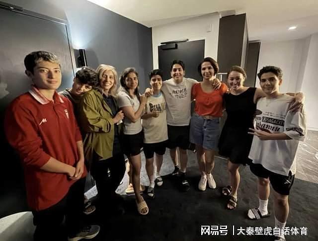 伊朗女足球员寻求澳洲庇护，家人含泪喊话：千万别回国（组图） - 2