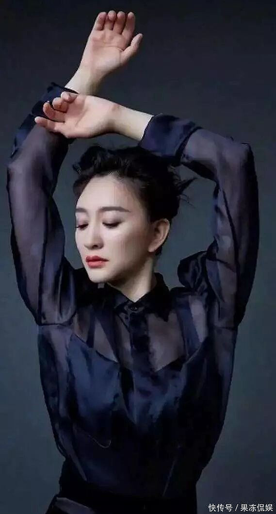 47岁李小冉街头生图，路人大叔看呆（组图） - 4