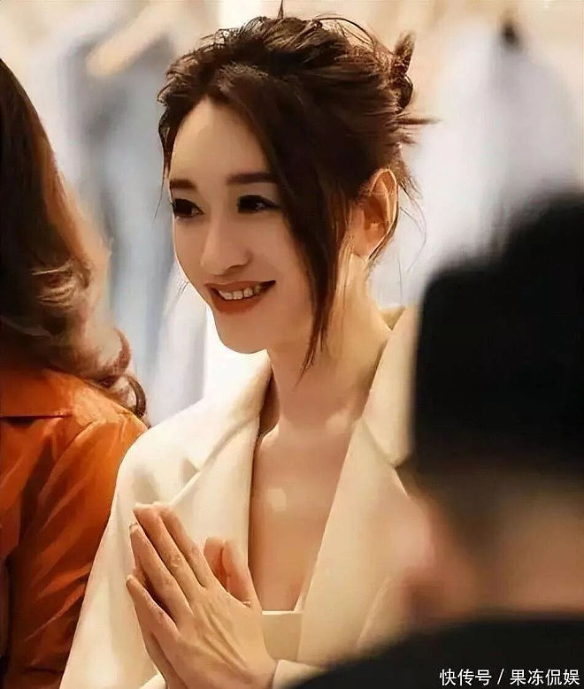 47岁李小冉街头生图，路人大叔看呆（组图） - 6