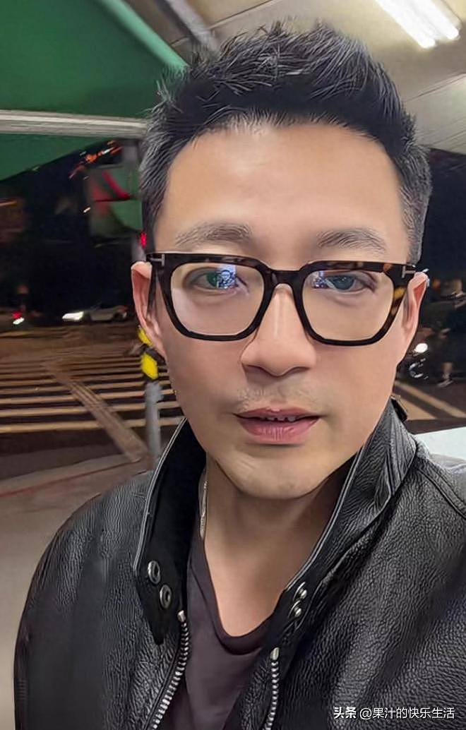 筱梅产后十五天，和小菲逛夜市买夜宵，网友：完全忘了大S！（组图） - 1