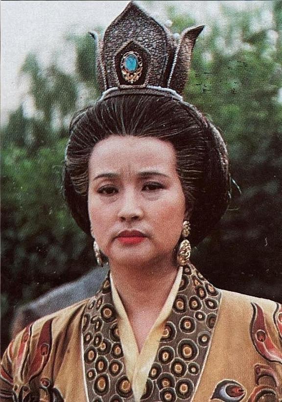 凌晨在北京去世?75岁“风流妖精”刘晓庆,给内娱明星们上了一课(组图) - 6