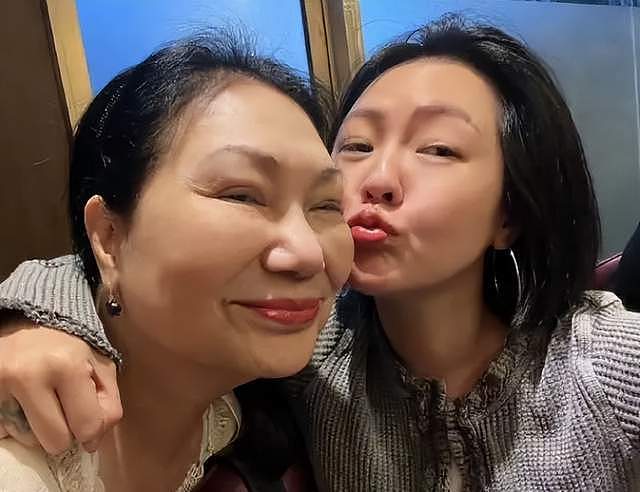 马筱梅对大S儿女视如己出，兰姐夸儿媳大方懂事，小S老公上热搜（组图） - 7