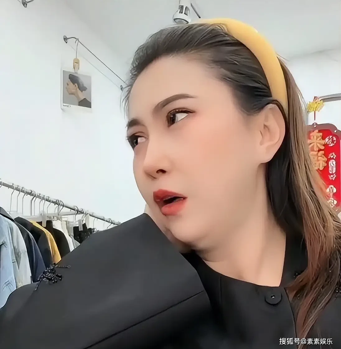 39岁网红“王炸姐”直播猝死,求救仅10分钟后死亡(组图) - 3