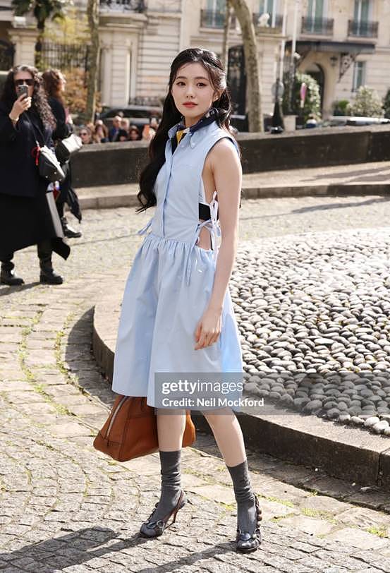 巴黎时装周：全智贤面相大变，周冬雨仪态差，但被刘亦菲惊艳了（组图） - 3
