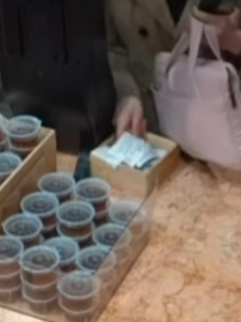 悉尼CBD亚洲餐厅惊现“职业级”骗餐，女子凭一张废纸骗走午餐（视频/组图） - 2