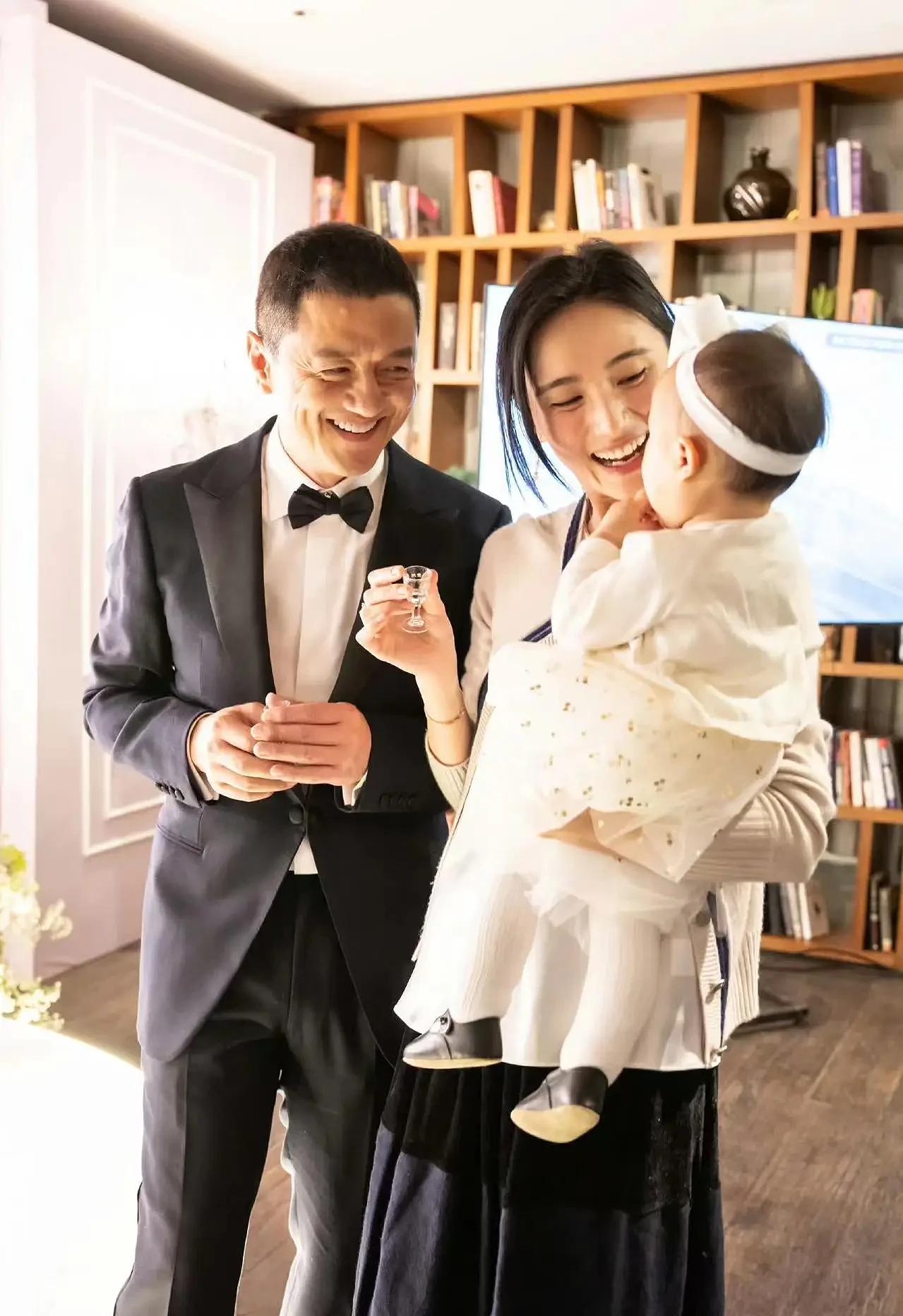 海哈金喜晒女儿庆生照,李亚鹏全家出镜(组图) - 7
