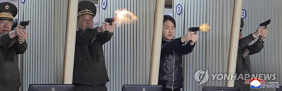 金正恩萝莉养成,带女儿皮衣射击!公主傲娇懂玩(组图) - 2