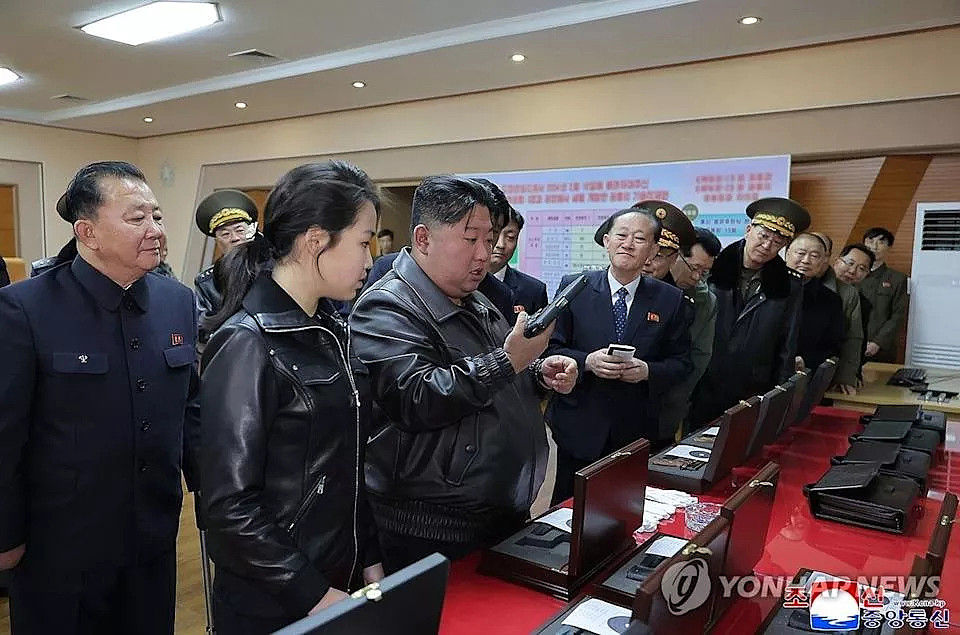 金正恩萝莉养成,带女儿皮衣射击!公主傲娇懂玩(组图) - 3