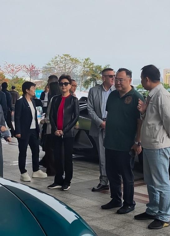杨澜参加车展,全程被冷落(组图) - 7