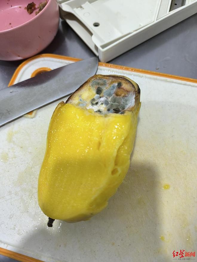 卧底3家轻食外卖连锁，中国记者曝出惊人内幕！发霉果蔬榨汁，隔夜变味菜挑出来继续卖（组图） - 3